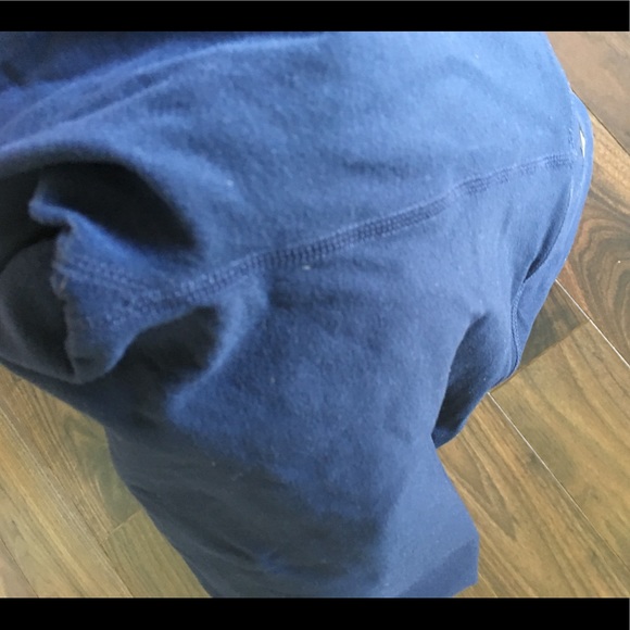 Small Navy Prana capris - Picture 3 of 6